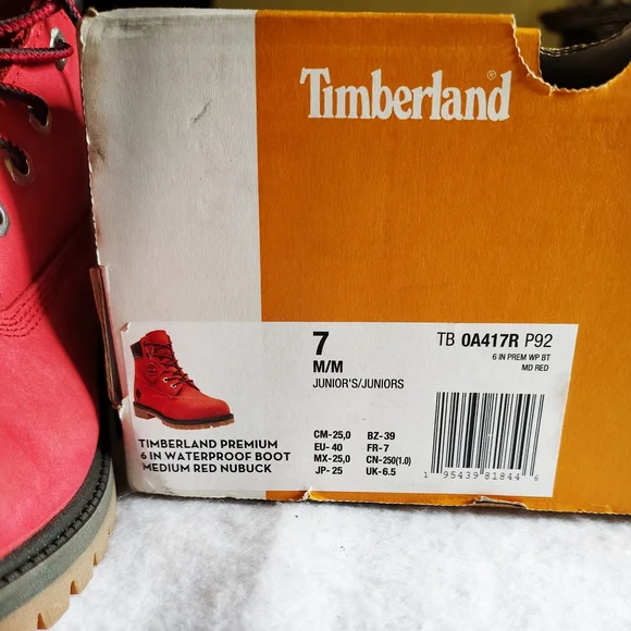 Timberland Chicago Bull's Red Boots with Black Details - Picture 15 of 16